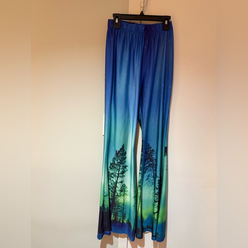 NWOT Blue and Green Tree Print Leggings